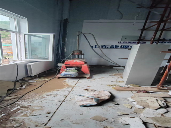 松北地基基础下沉墙体裂缝加固注浆顶升施工