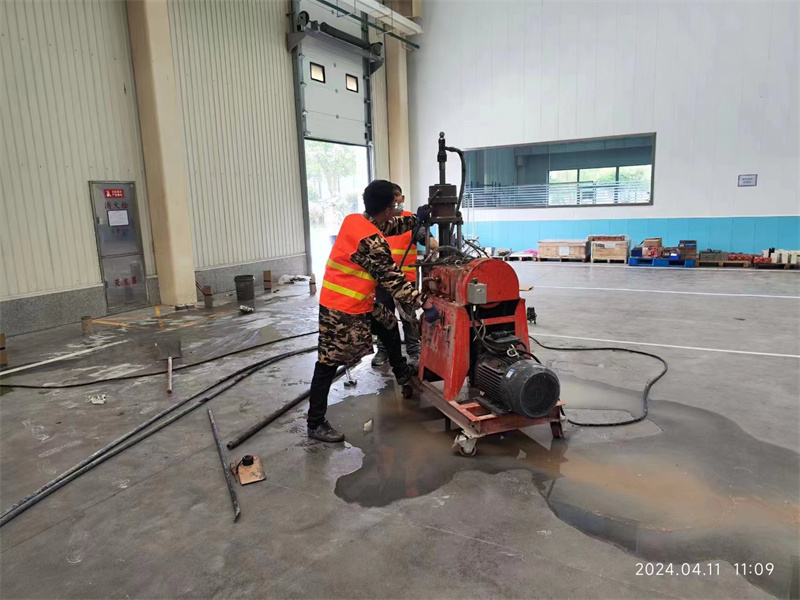 松北厂房地面下沉塌陷注浆加固施工